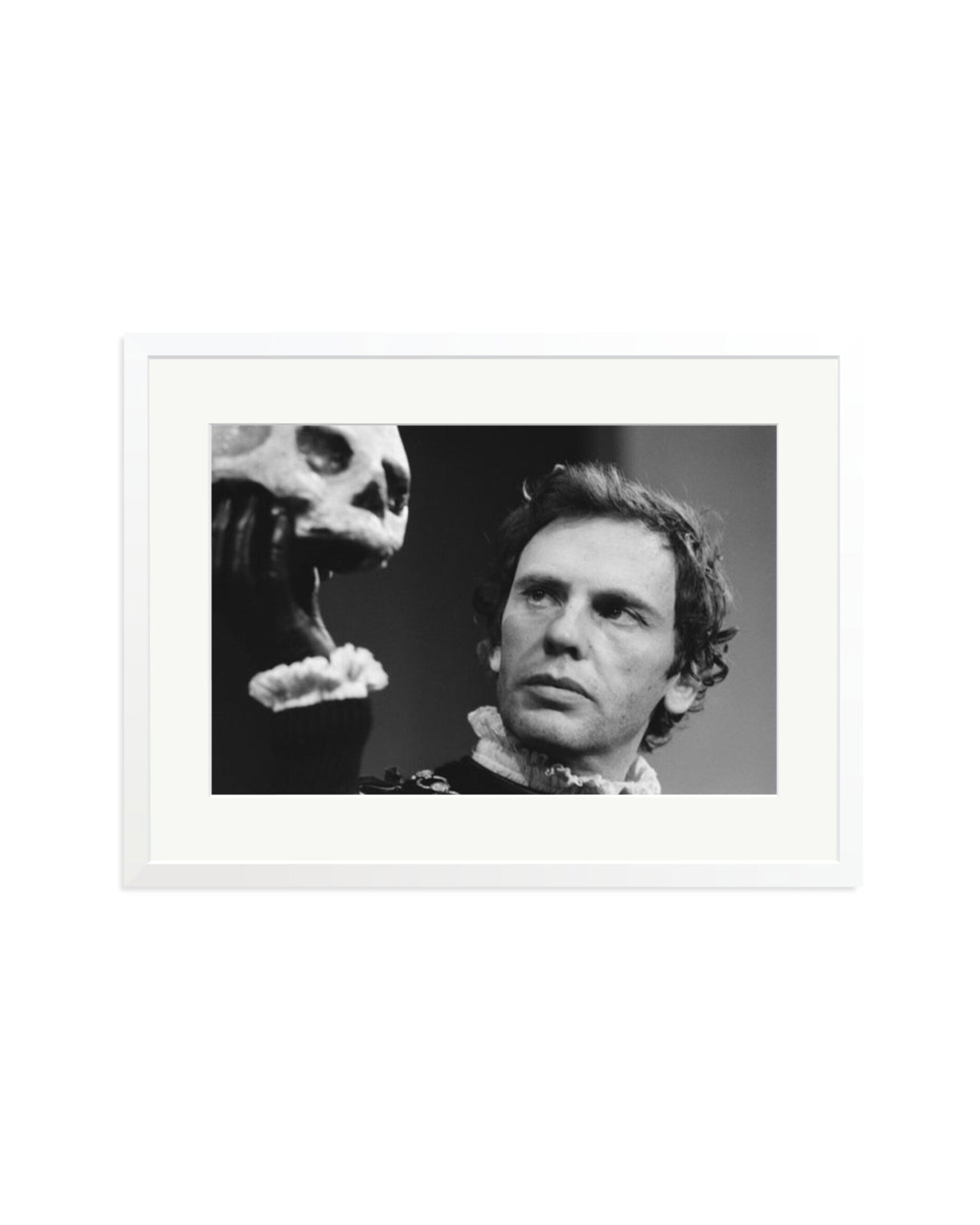 Trintignant Plays Hamlet White / XL