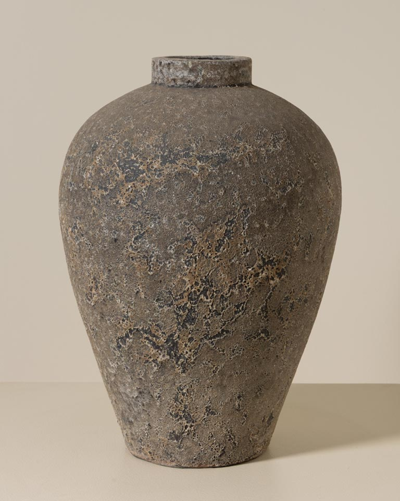 Hadley terracotta pot