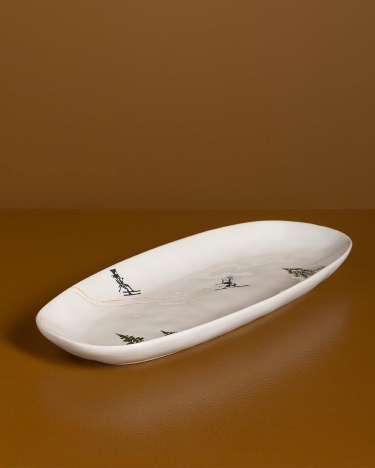 Slalom oval serving platter