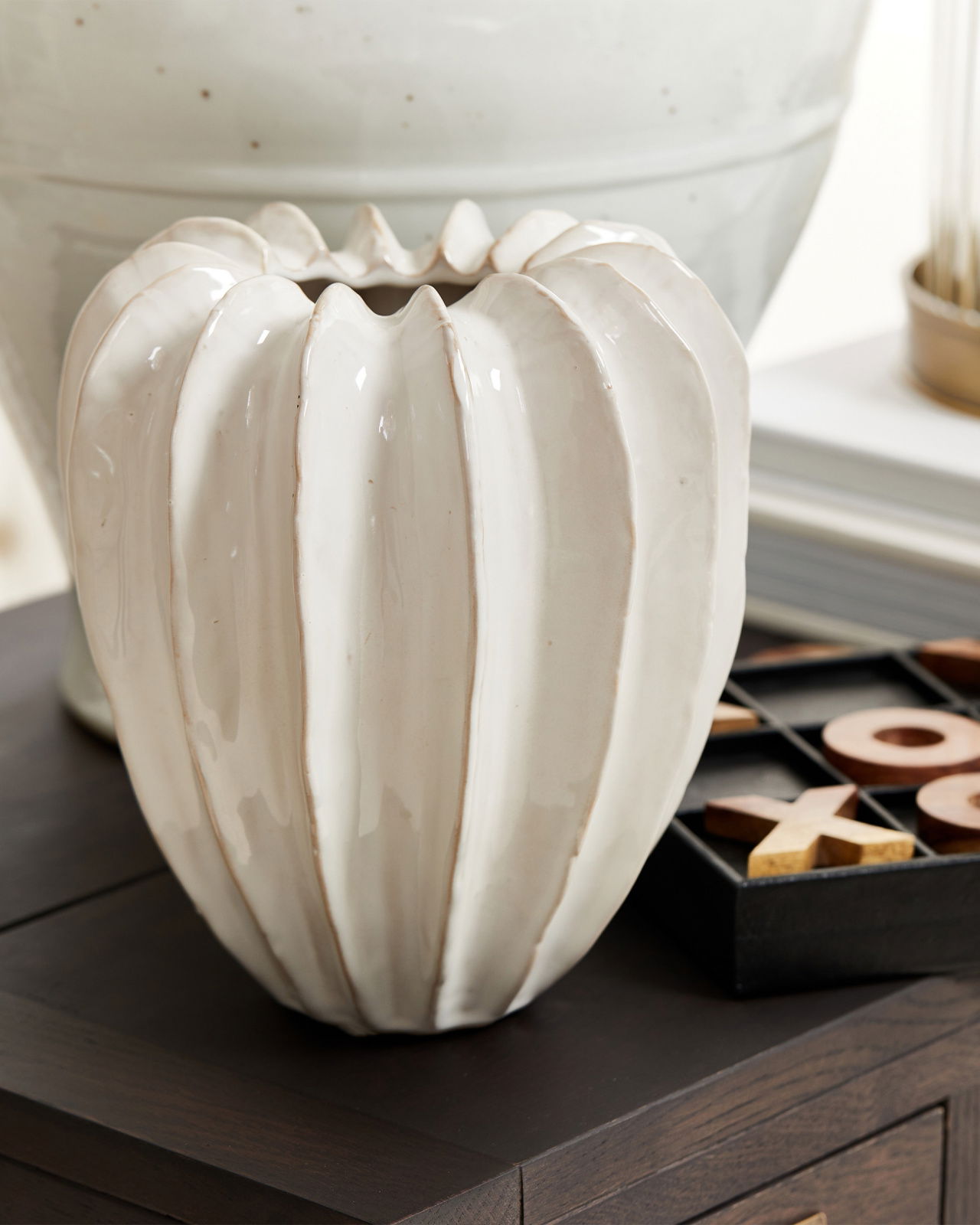 Lillian vas off-white