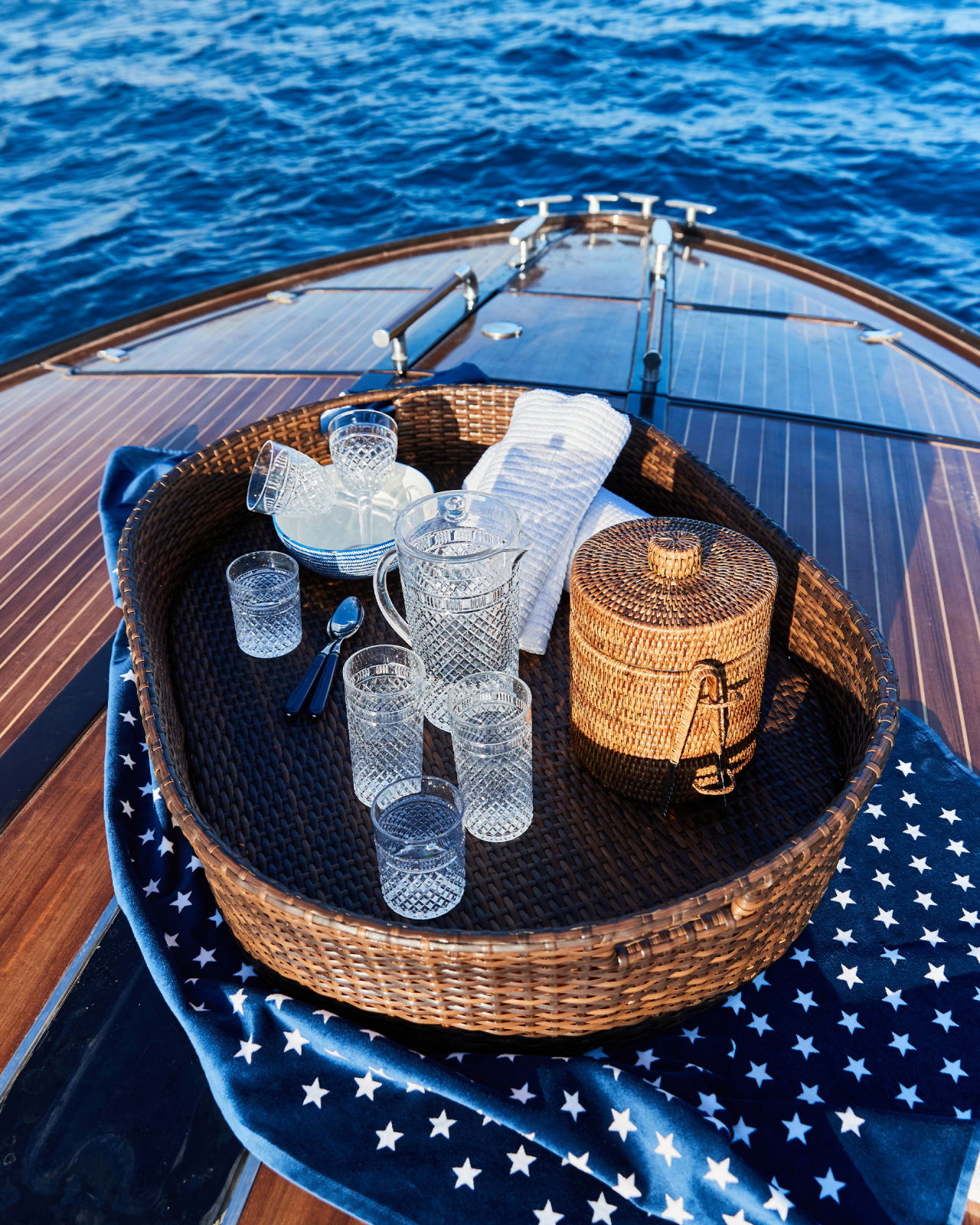 Flytande poolbricka oval brun