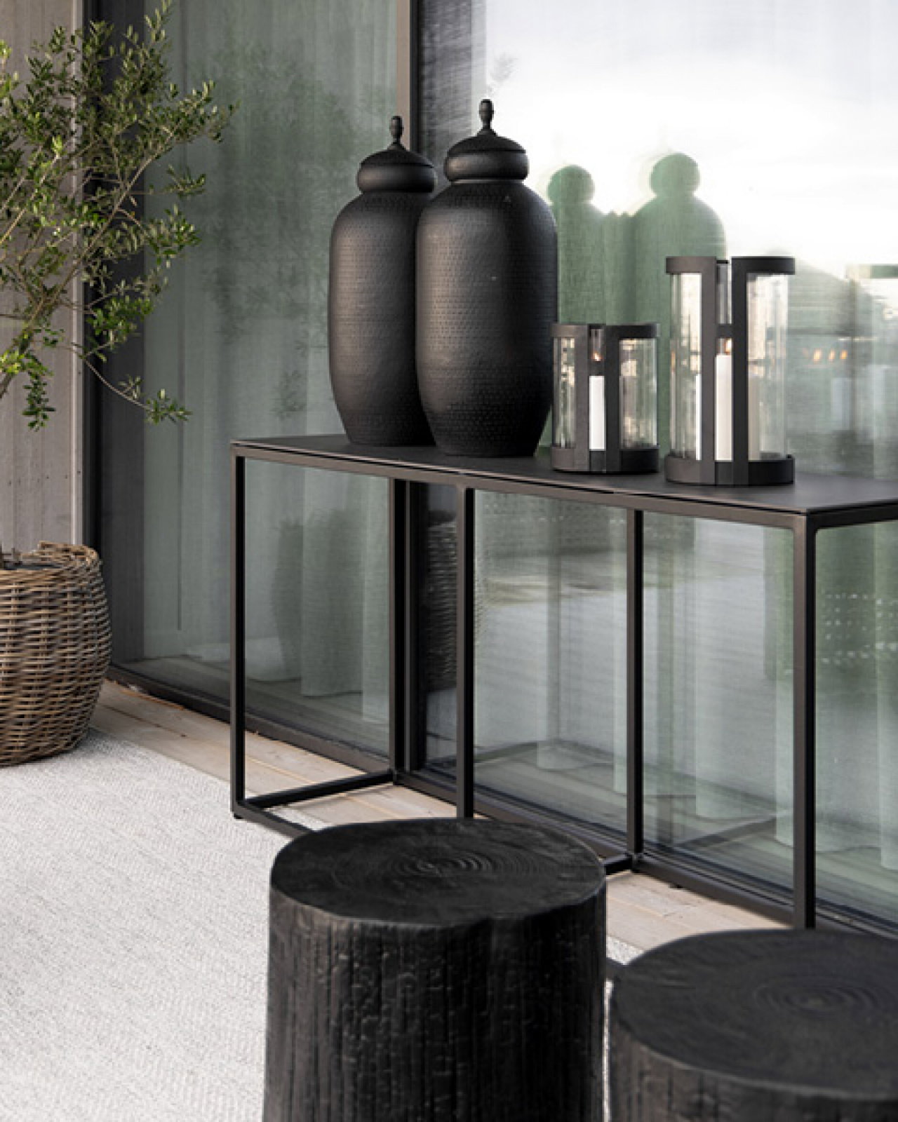 Genoa Decoration Black