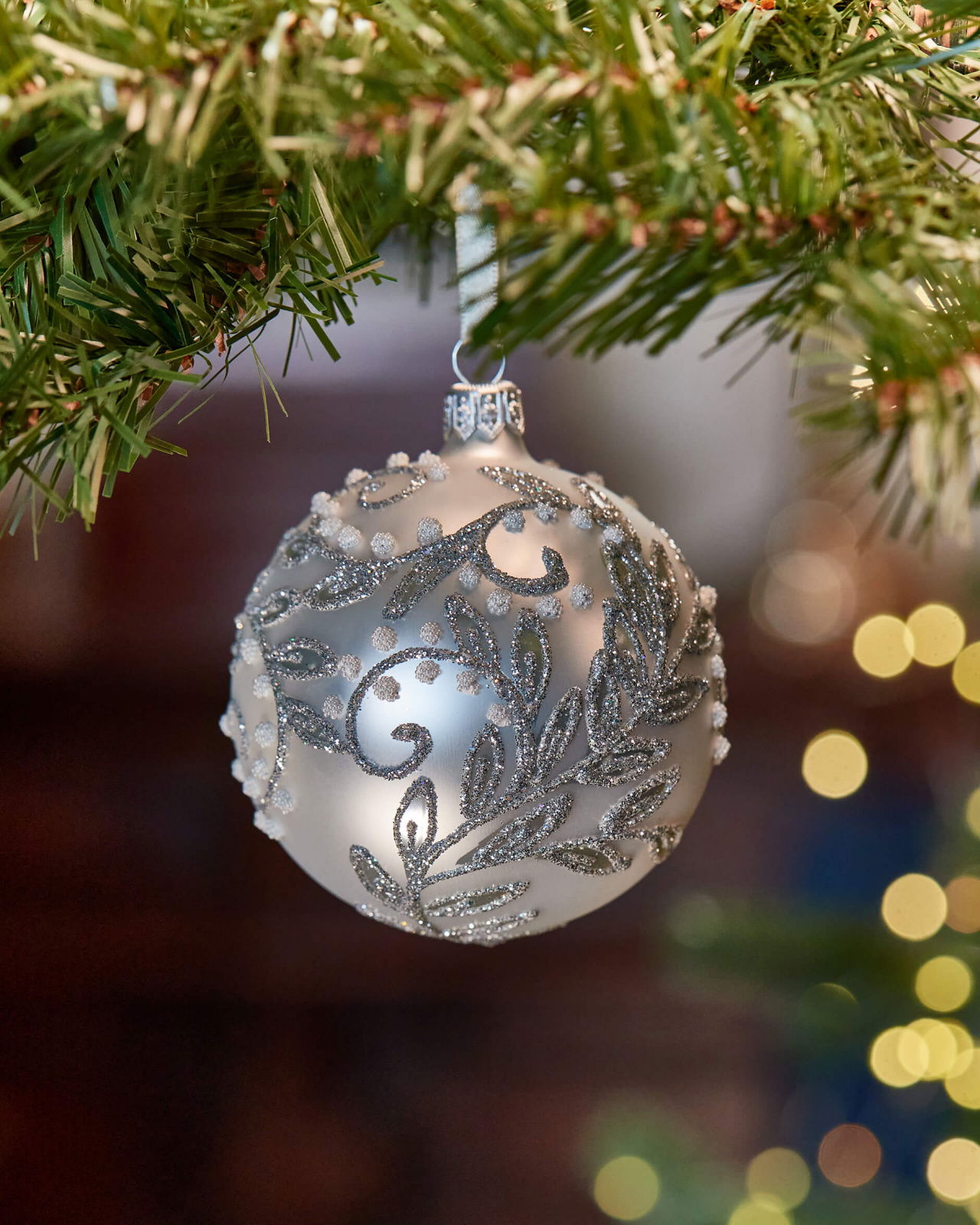 Lux Sparkling Leaves julkula silver 8cm