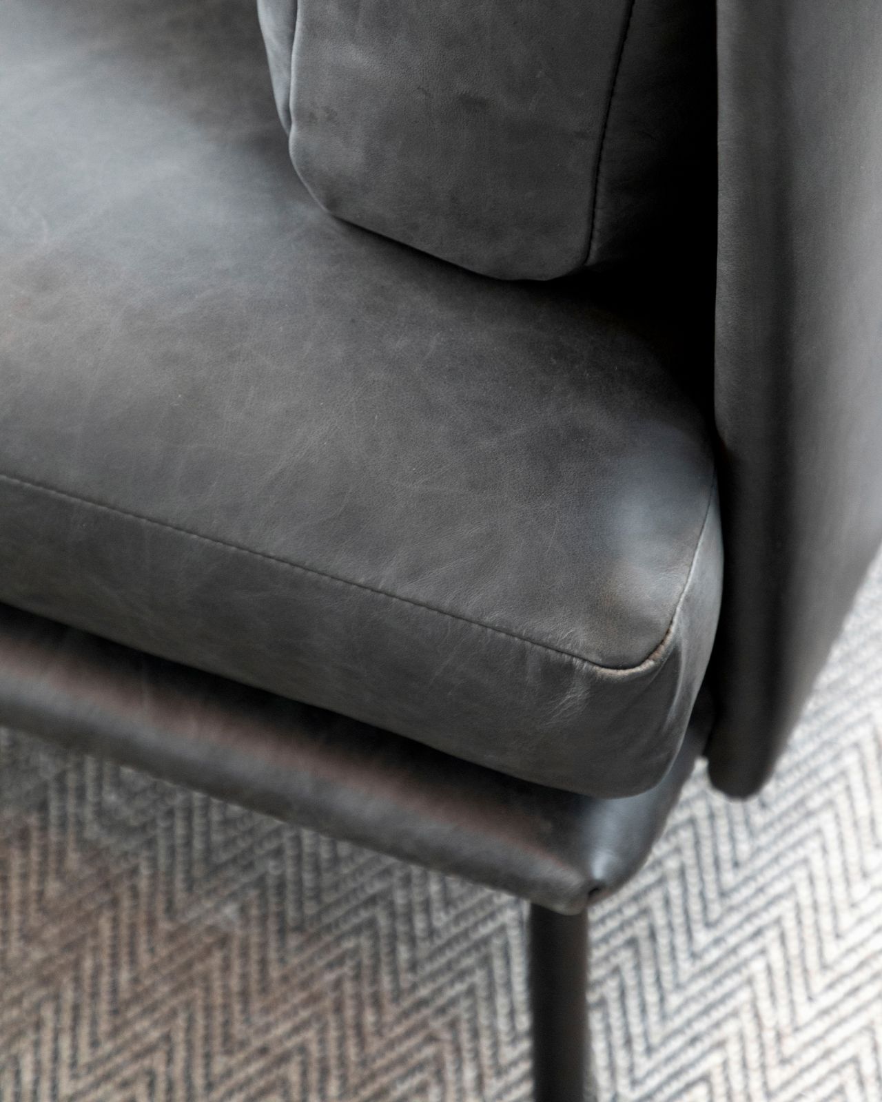 Brioche skinnsoffa ebony