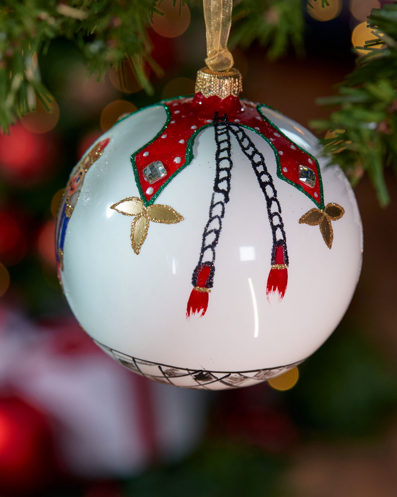 Ludwig Bauble White 8cm