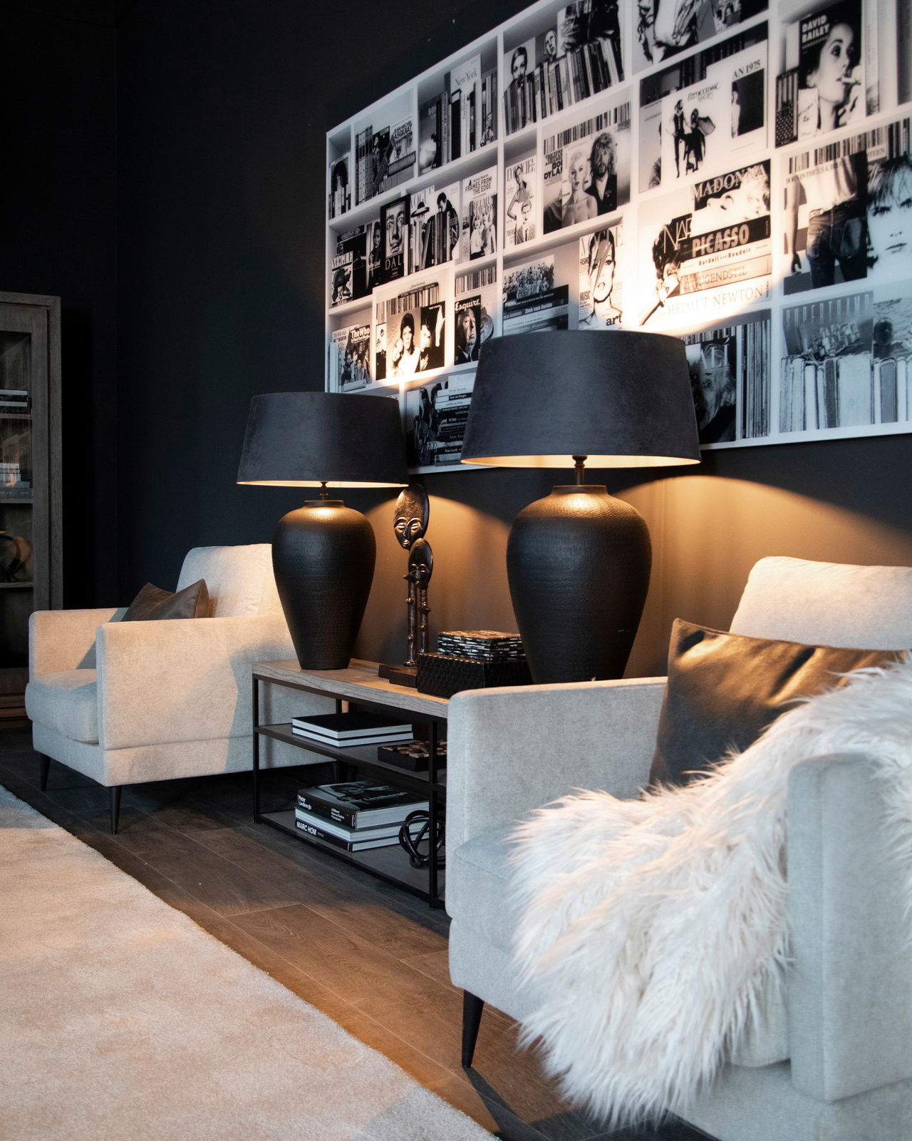 Tandu Sculpture Black