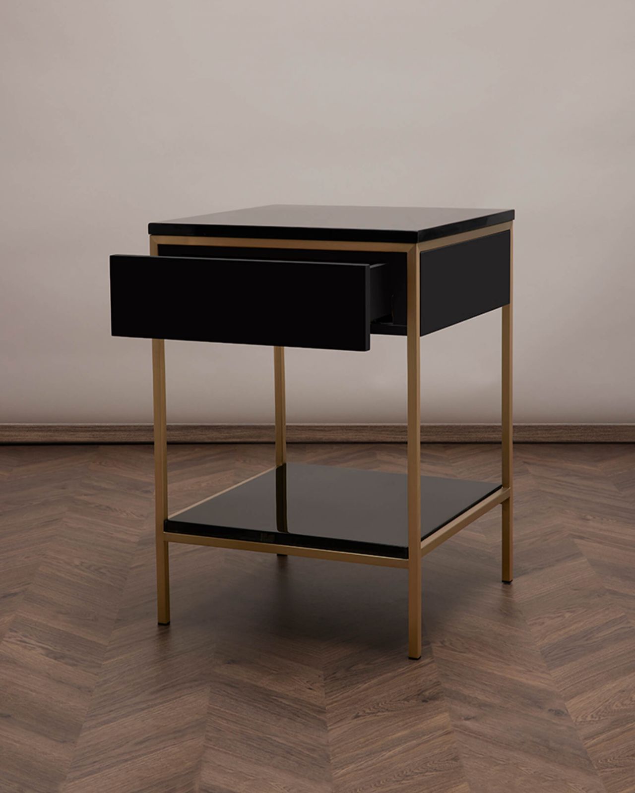 Erin sidobord mässing/ek