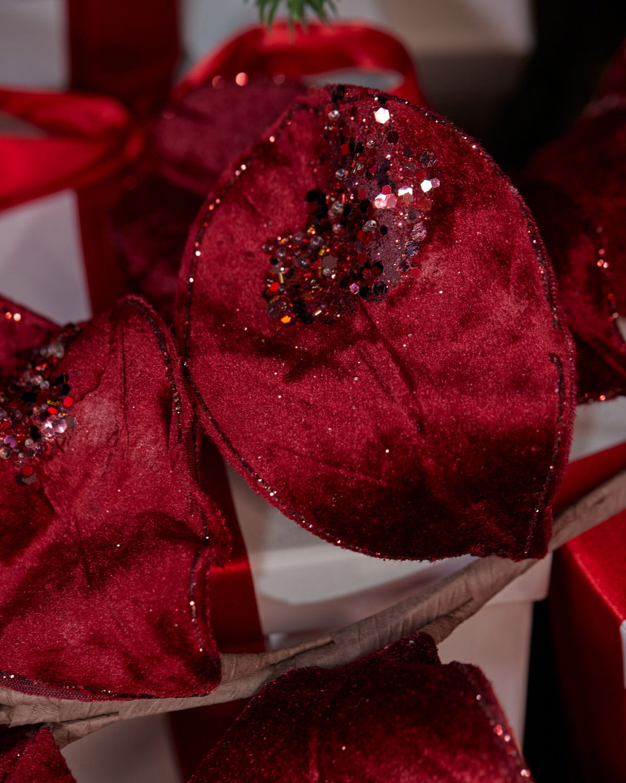 Magnolia Leaves dekorationsgren vinrød