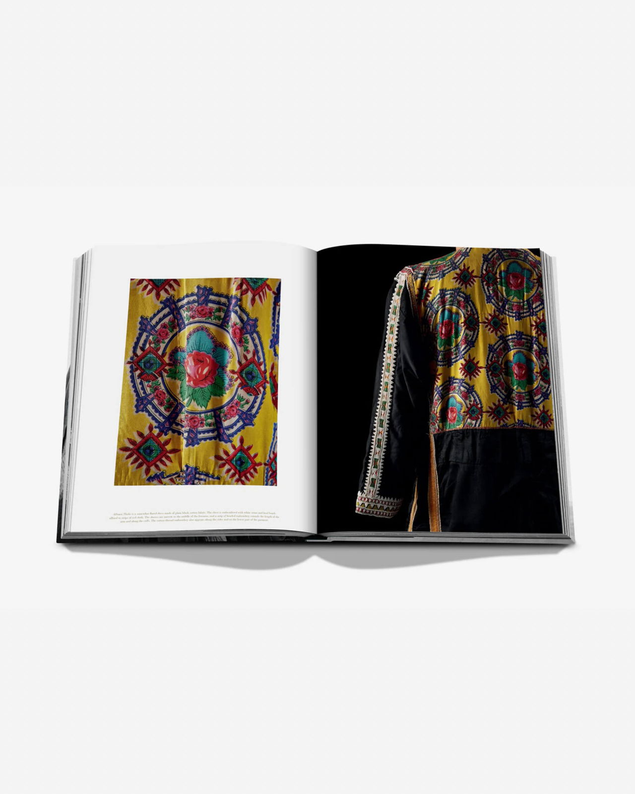 Costumes of Saudia Arabia, A Heritage of Fashion