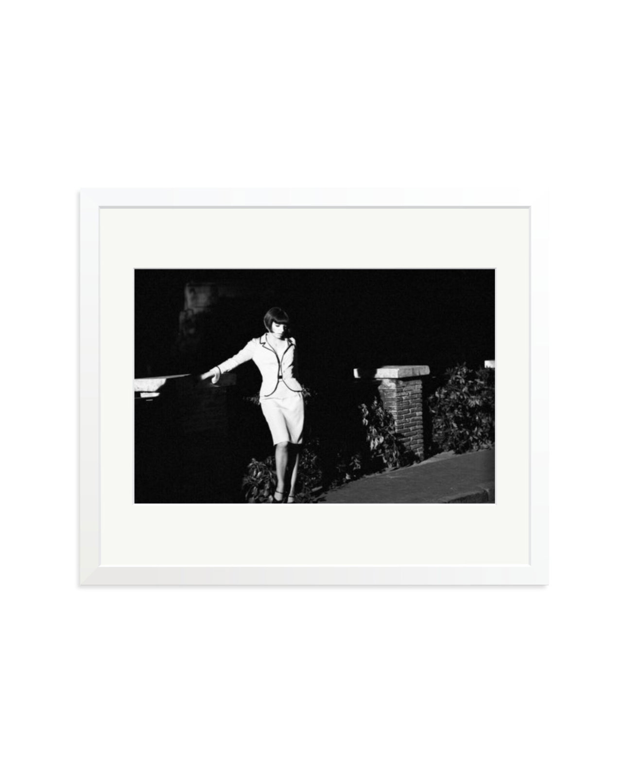 Liza Minnelli on set White / Large