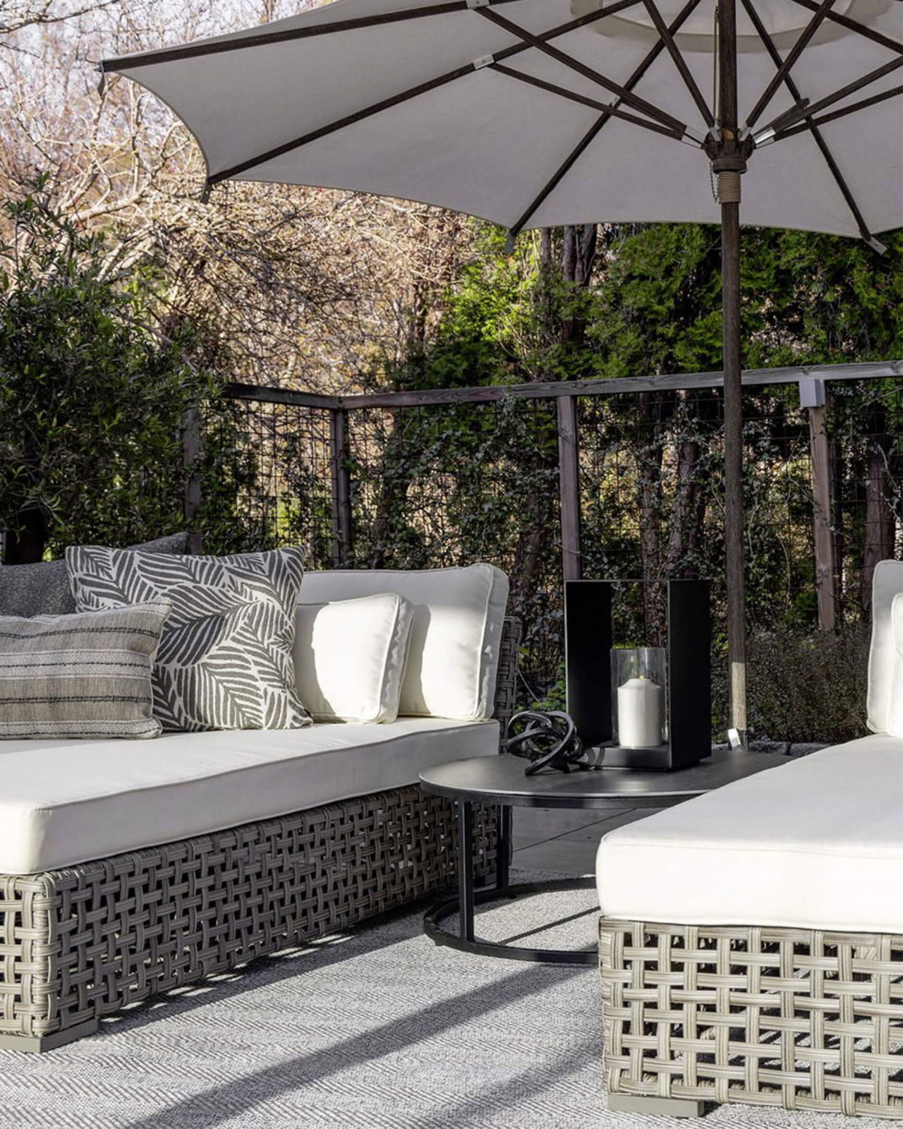 Romano soffbord rund grafit