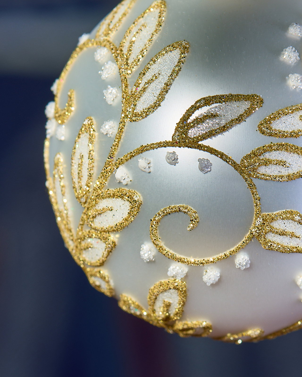 Lux Sparkling Leaves Bauble Gold 8cm