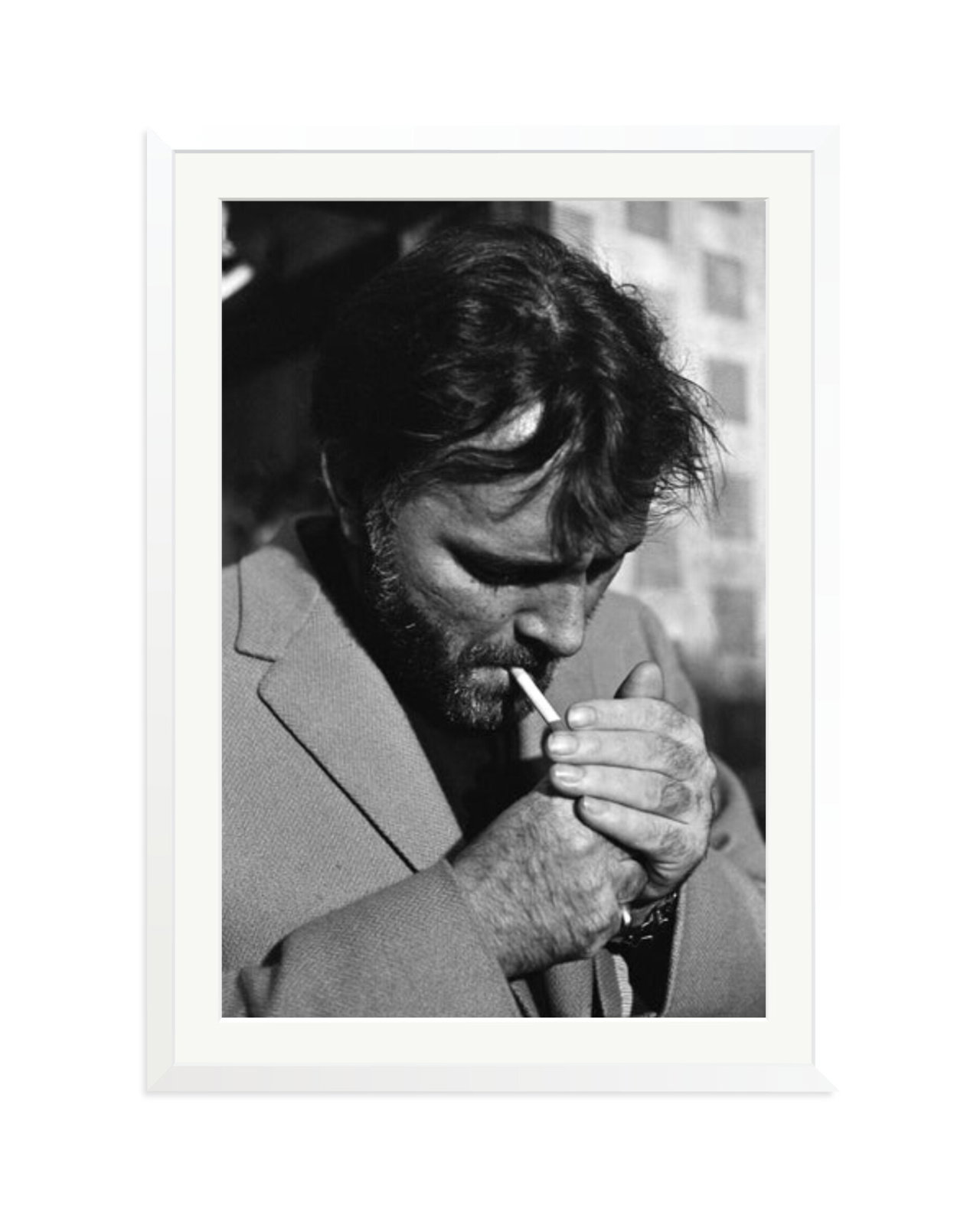 Burton lighting a cigarette White / XXL
