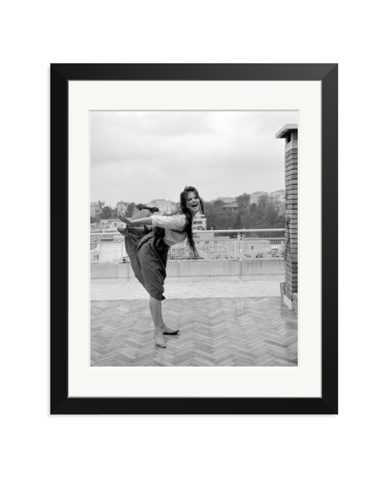 Cardinale in 1958 Black / Medium