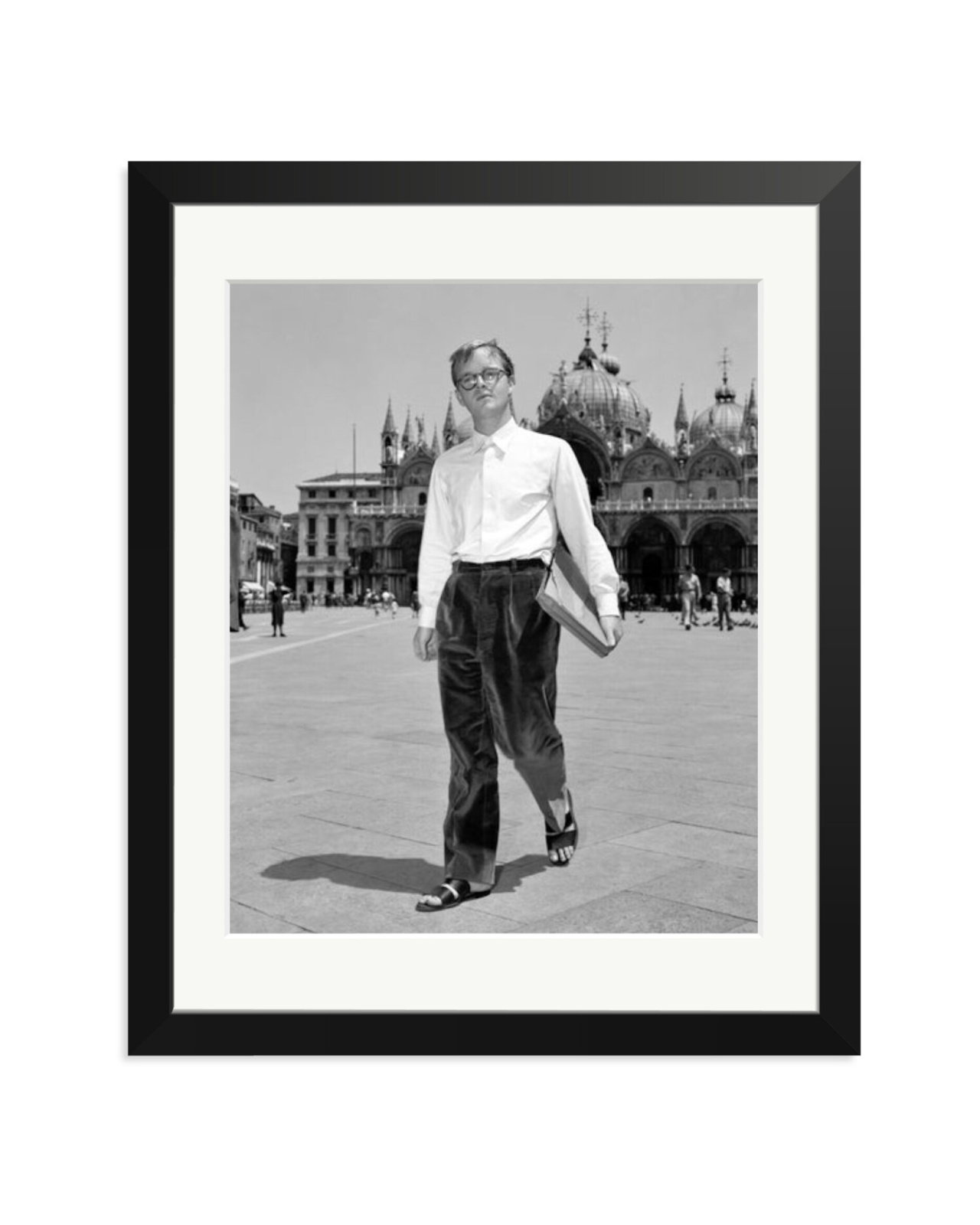 Walking in the Piazza San Marco Black / Medium