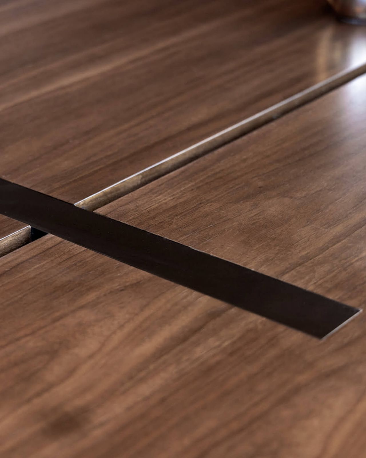 Maddox sidobord valnöt