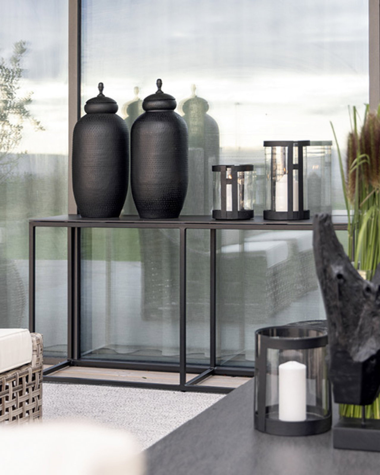 Genoa Decoration Black