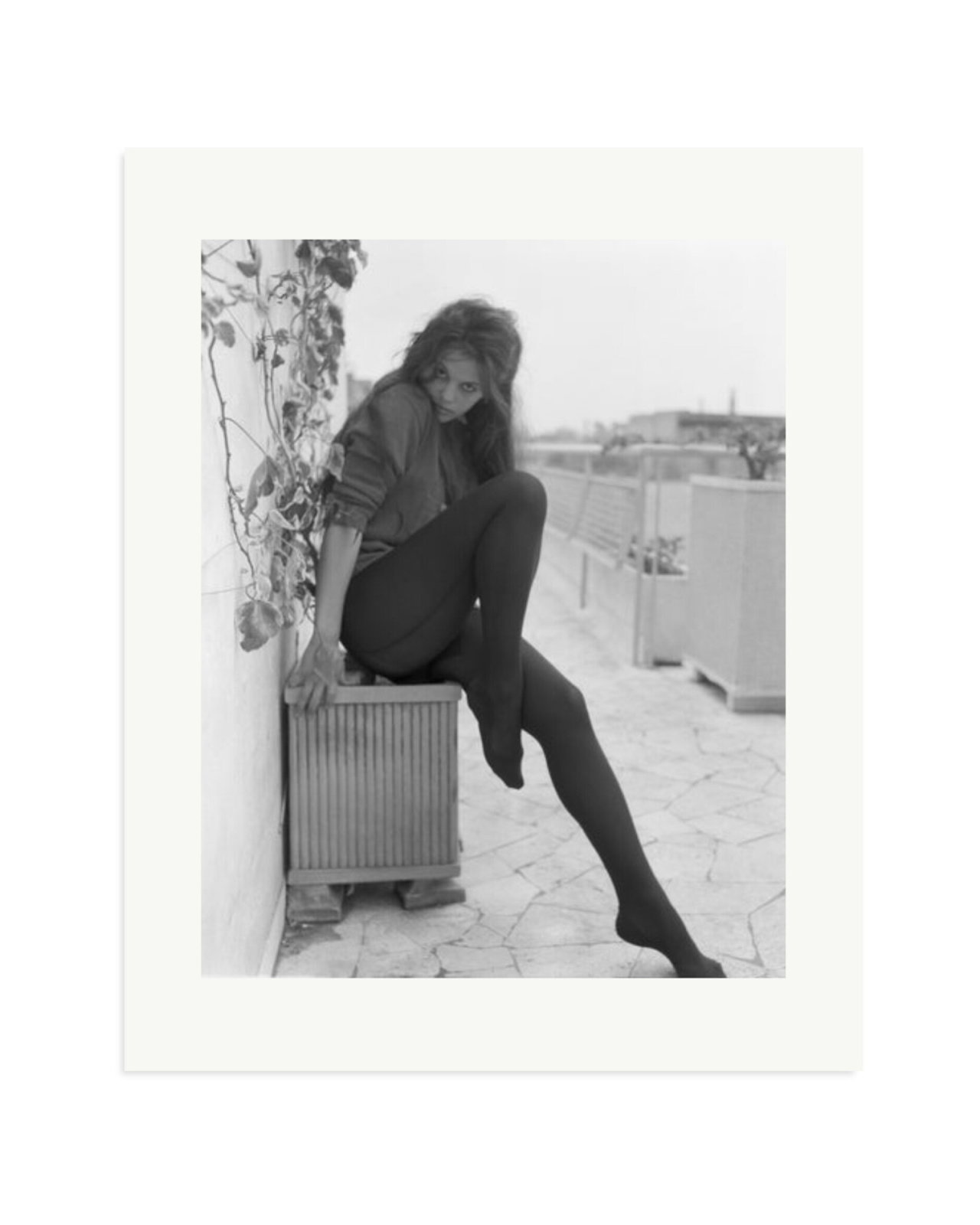 Cardinale Posing in Rome Print Only / XL
