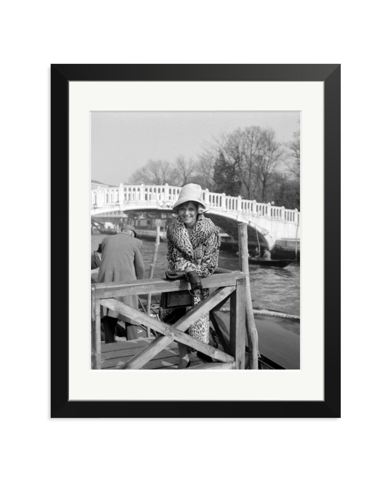 Cardinale, Venice, 1960 Black / Medium