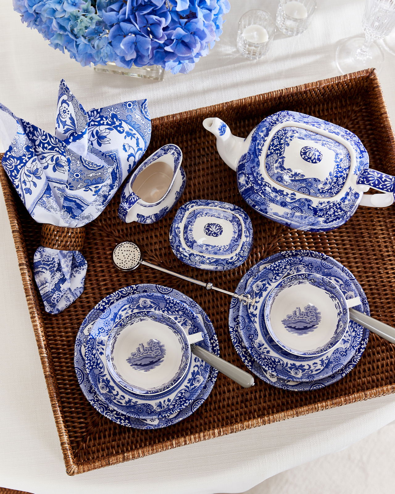 Antique rottinkiset lautasliinarenkaat