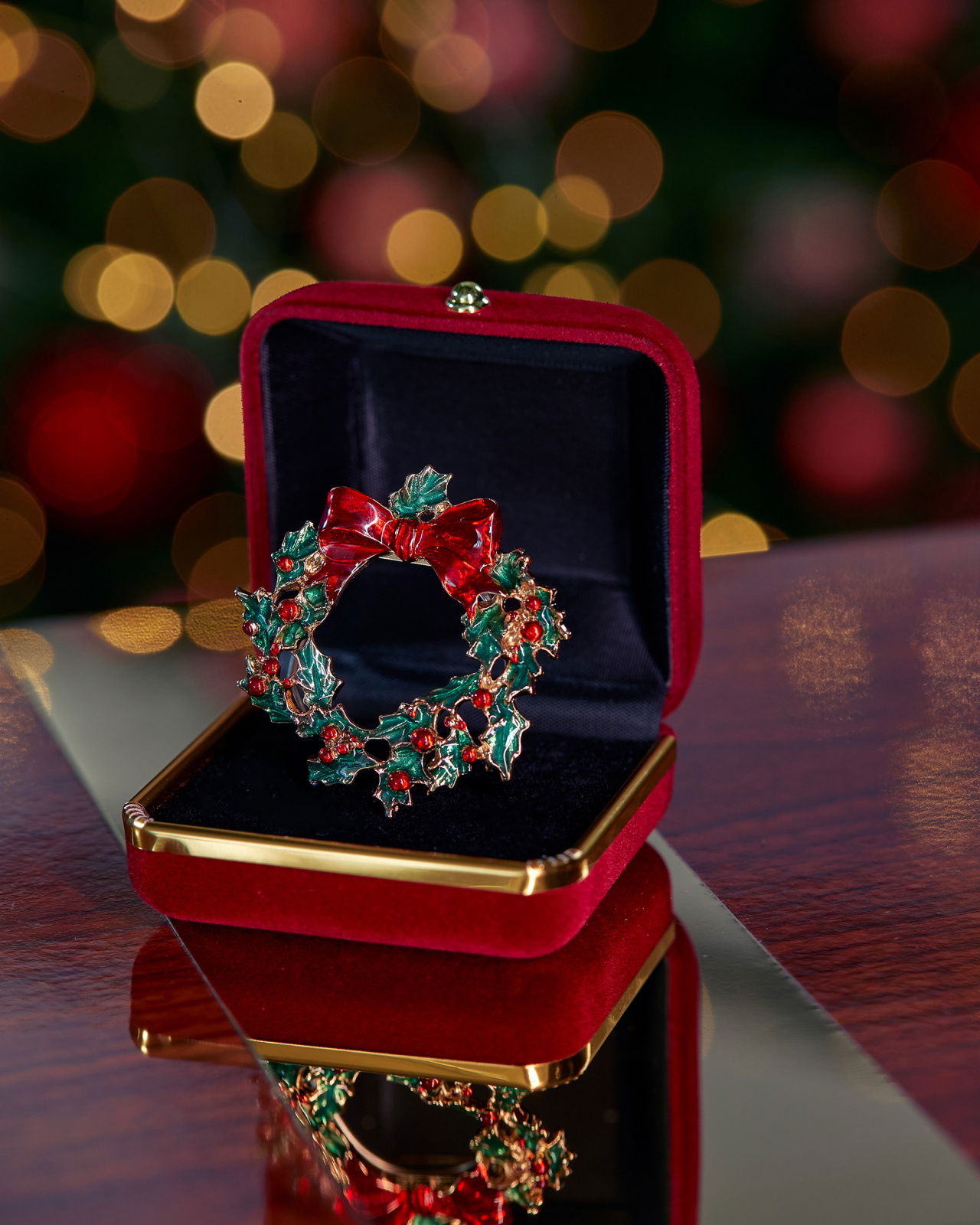 Rosette Christmas Wreath Napkin Ring Red