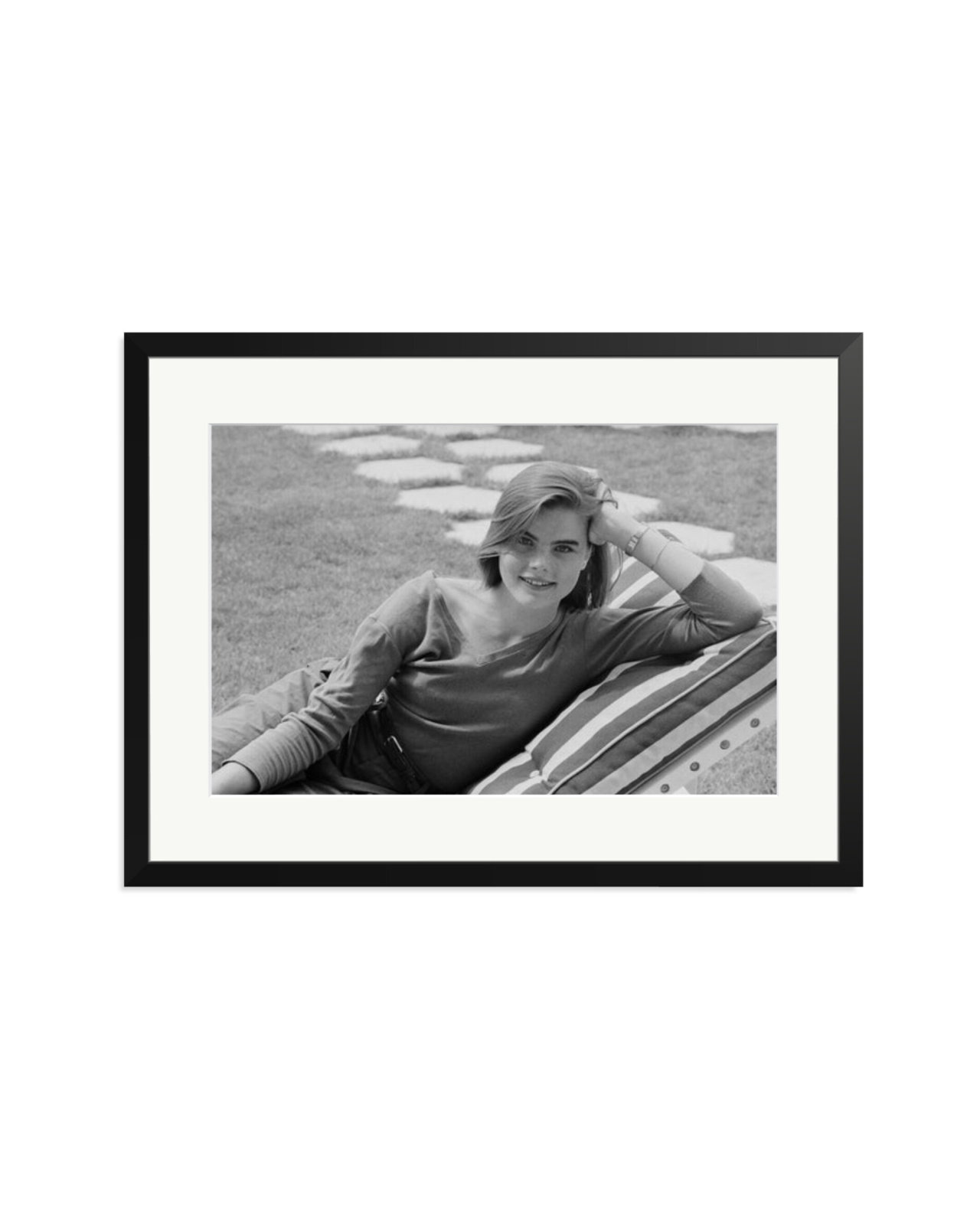 Mariel Hemingway Black / XL