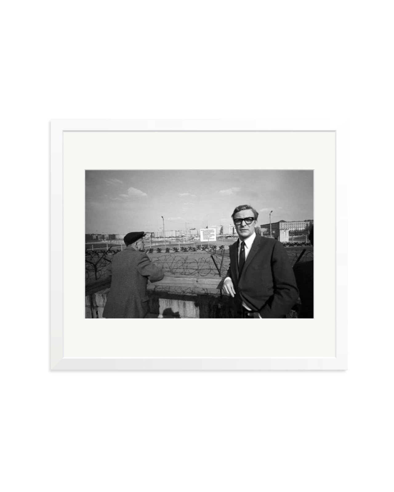 Caine in Berlin White / Large