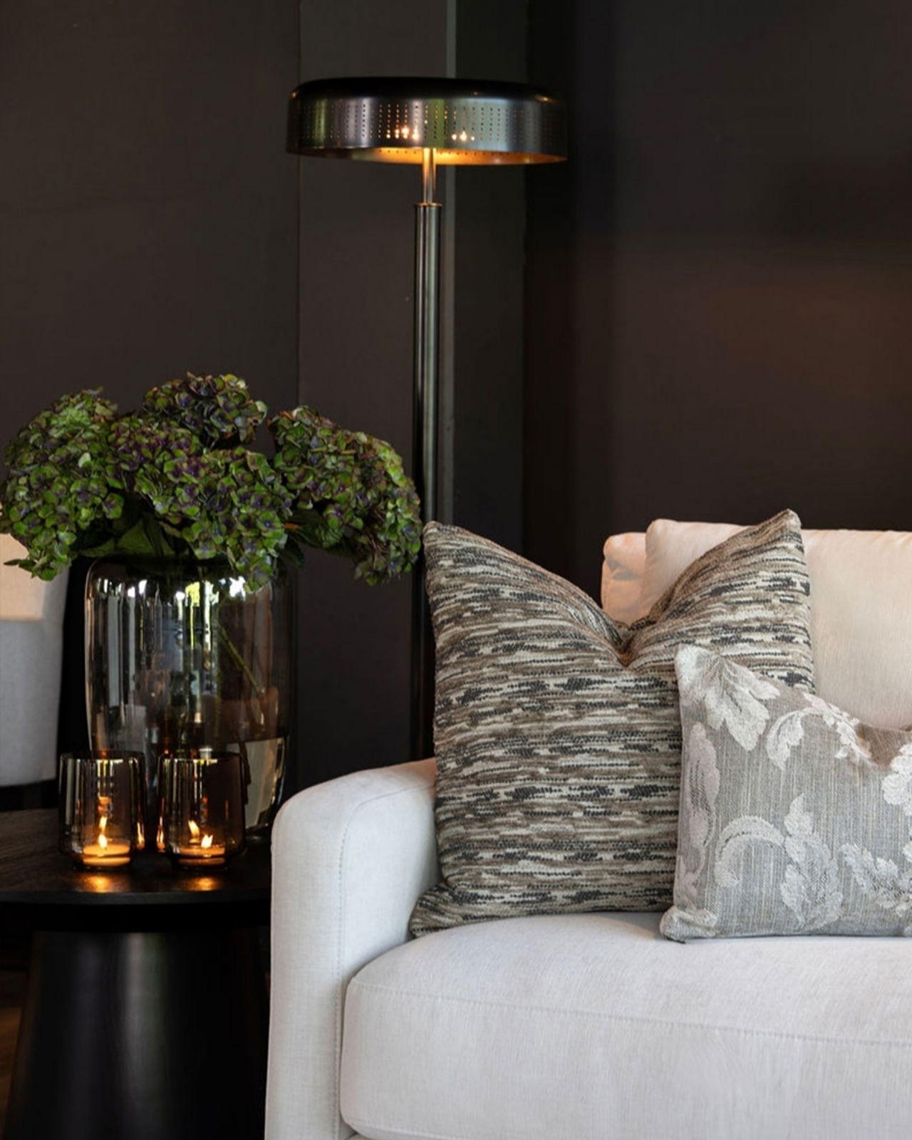 Reef candle holder smoke grey