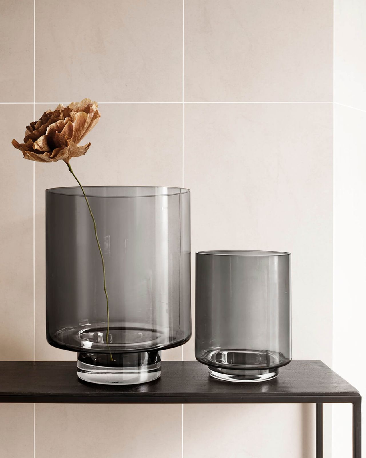 Toulon vase smoke gray
