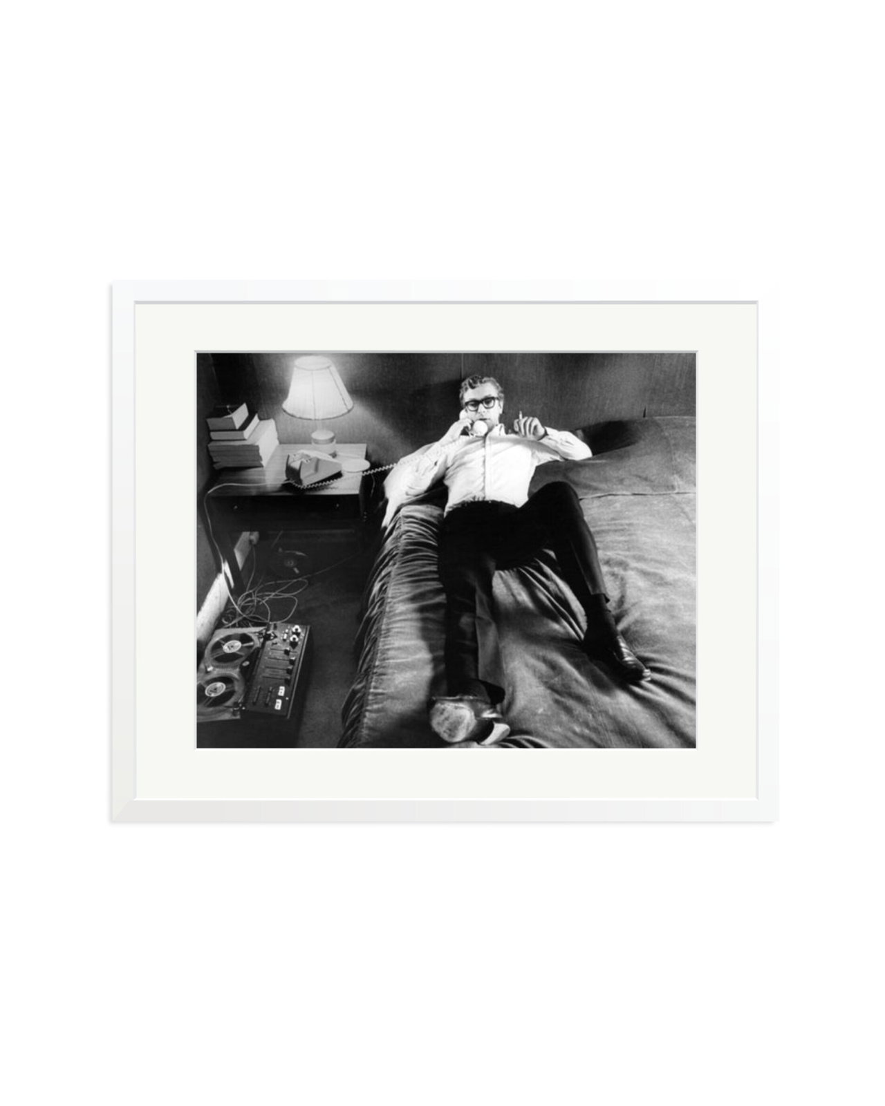 Caine on the phone White / XL