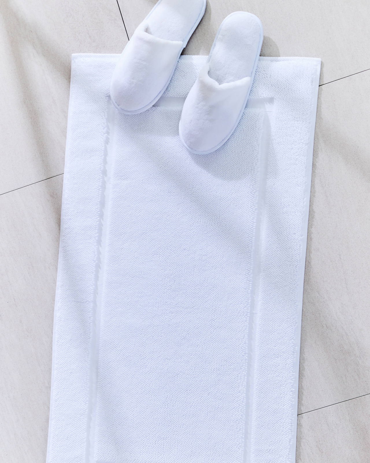 Mayfair badrumsmatta vit