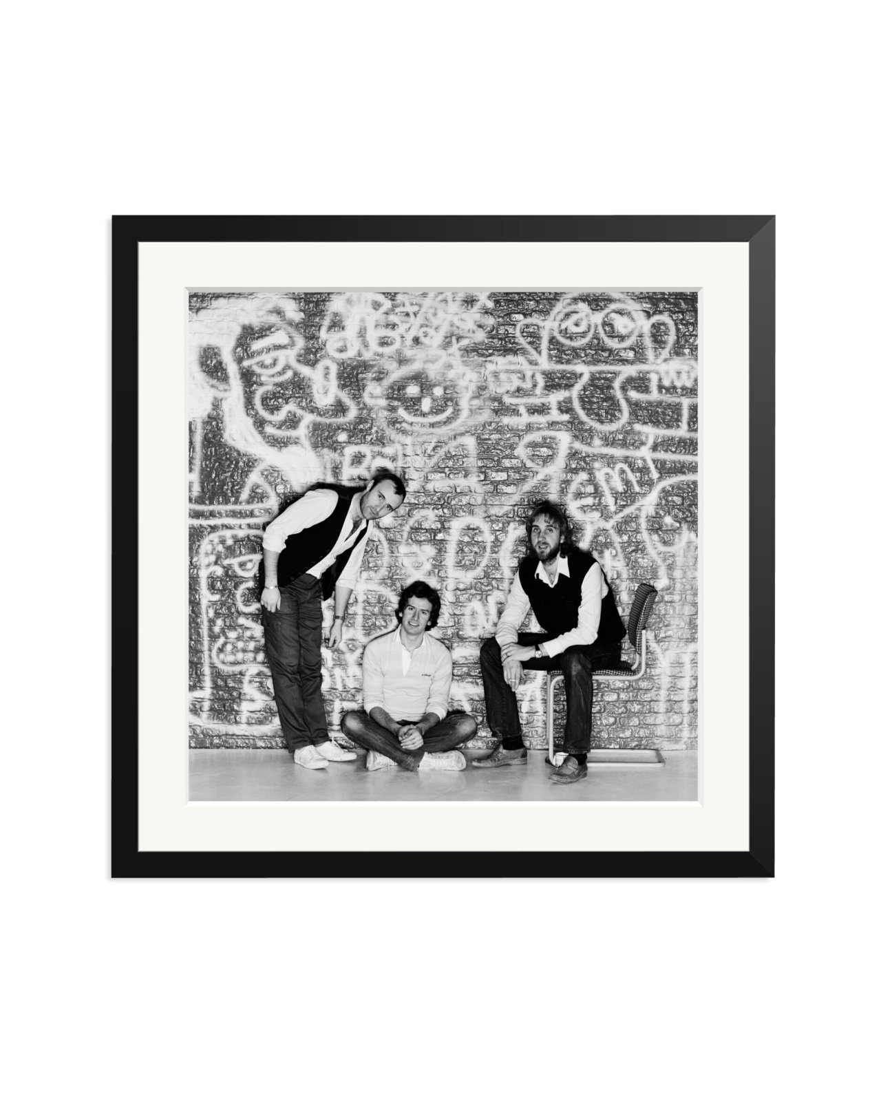 Genesis in Sheperton Studios Black / XL