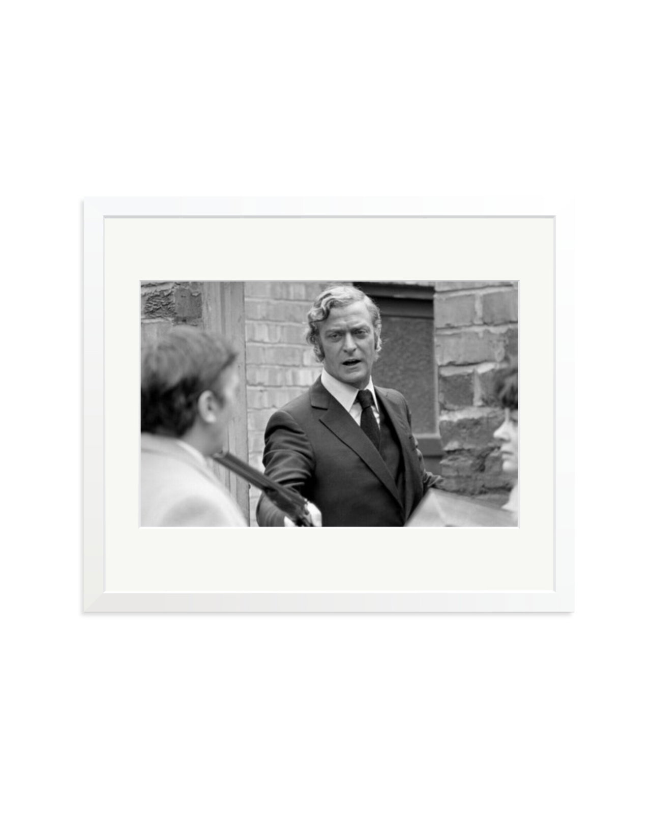 Caine On Set White / Large