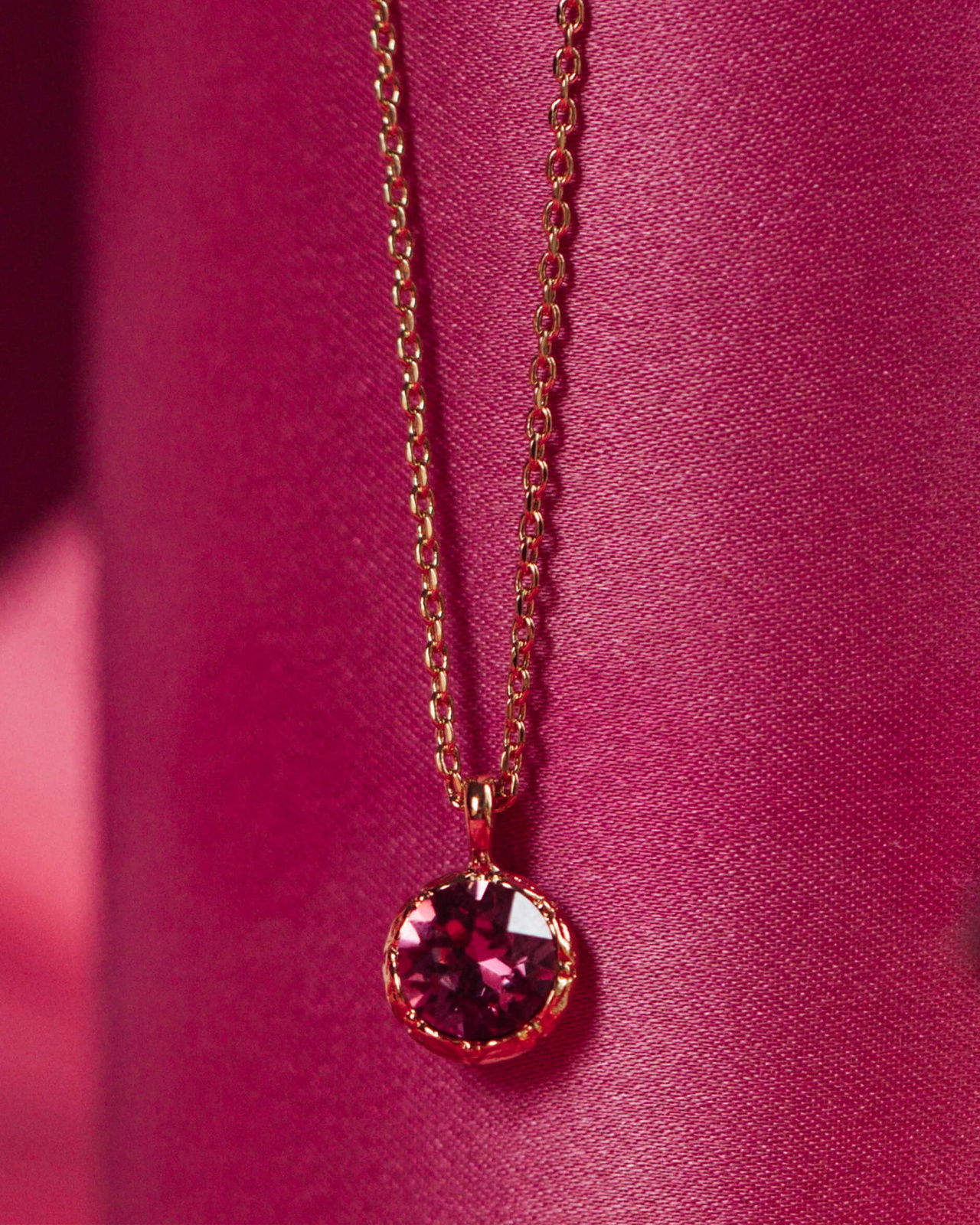 Petite Victoria halskæde dark rose