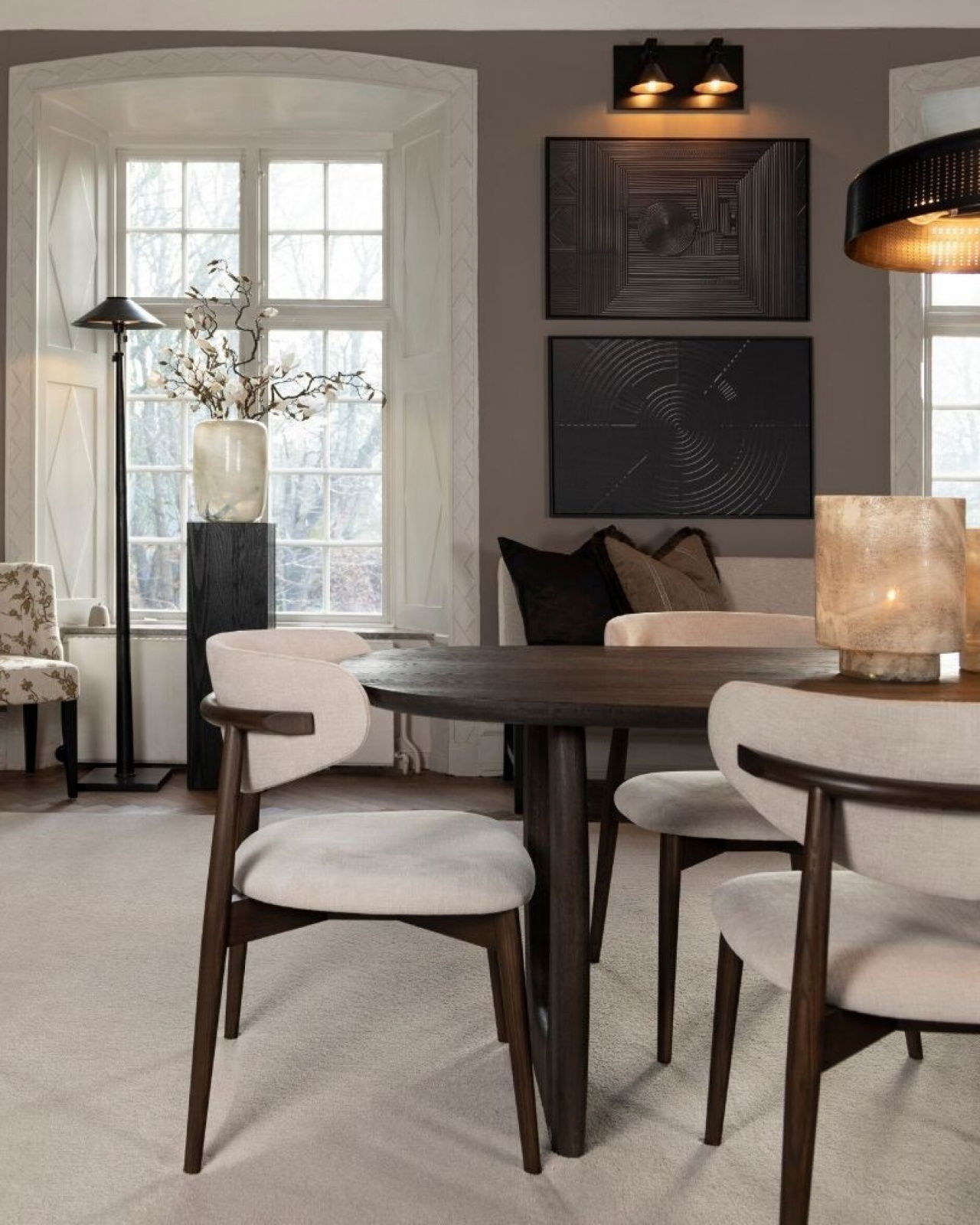 Lexa dining table US Brown