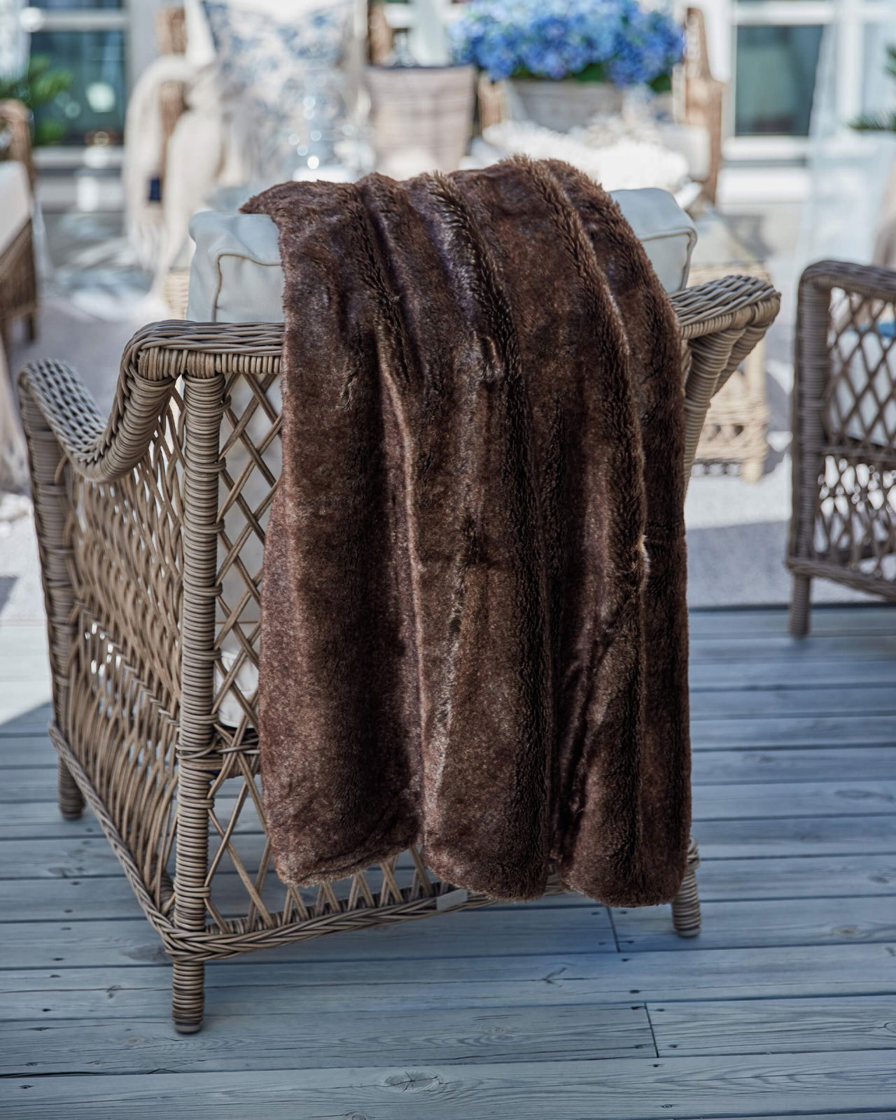 Aspen Throw Brown Bear