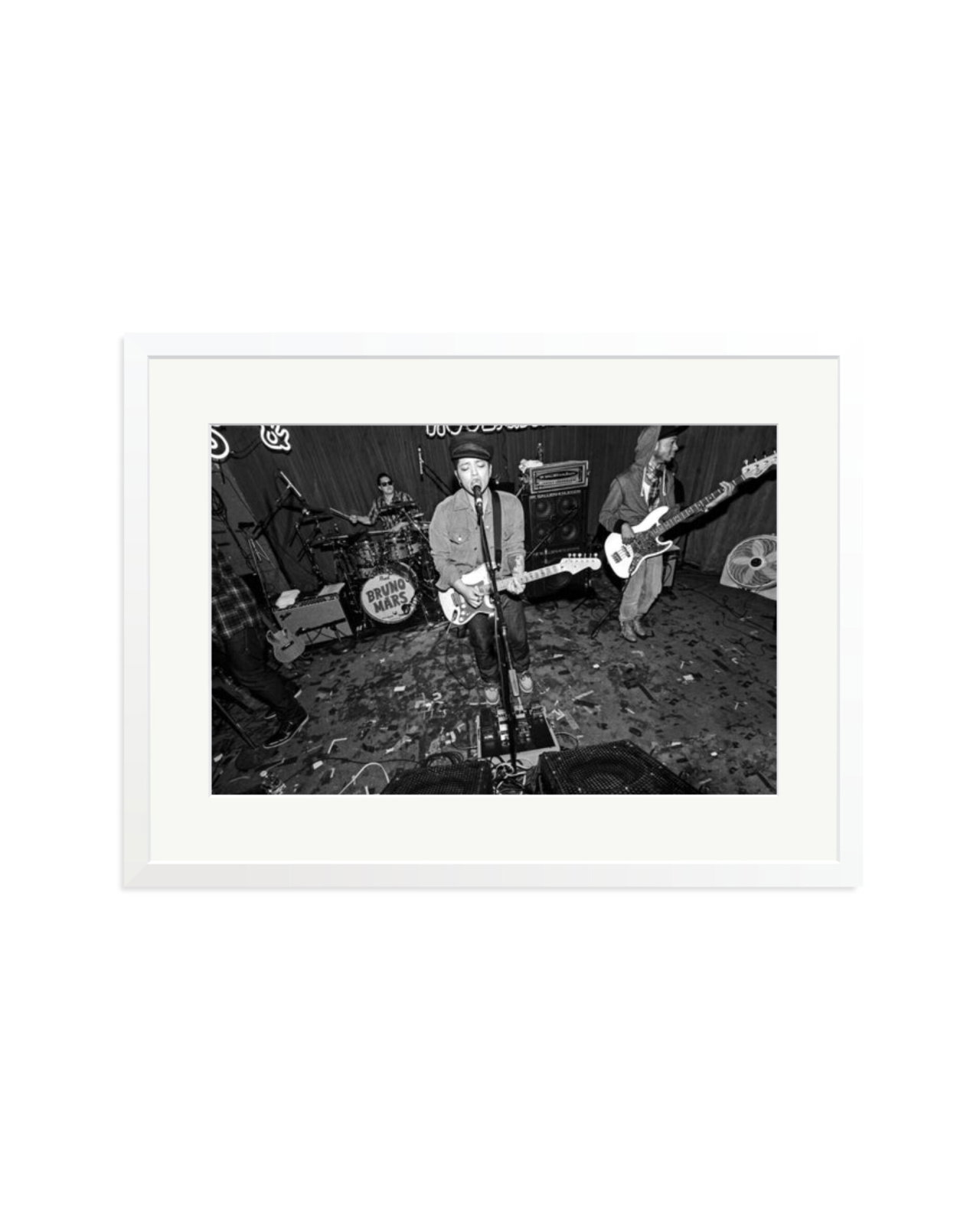 Bruno Mars White / XL