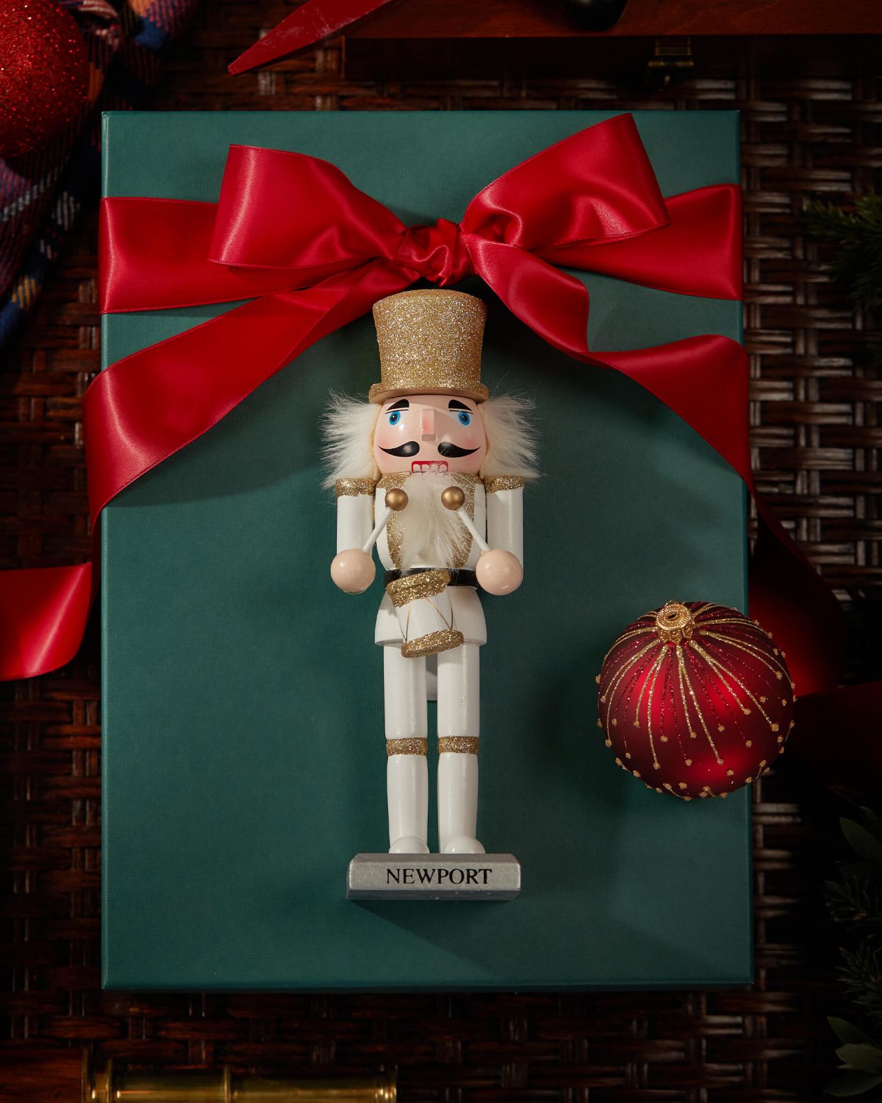 Wilbur Nutcracker White 25cm