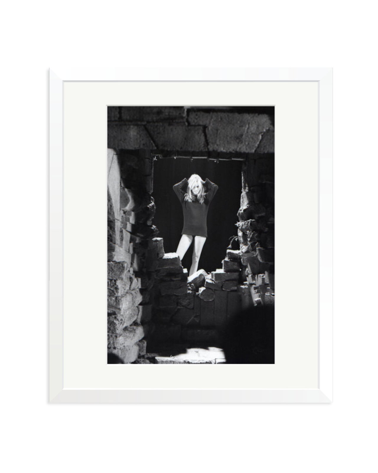 Bardot on the set of 'Skalako' White / Large