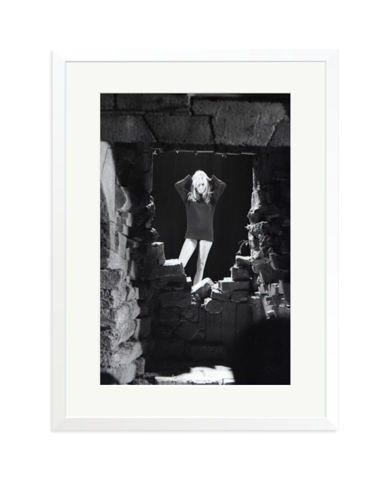 Bardot on the set of 'Skalako' White / XL