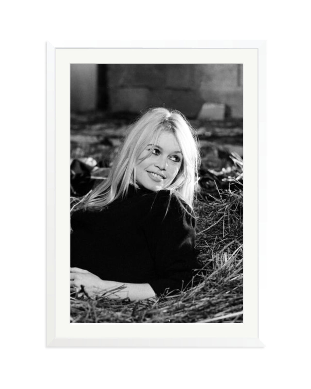 Brigitte on the set of 'A Coeur joie' White / XXL