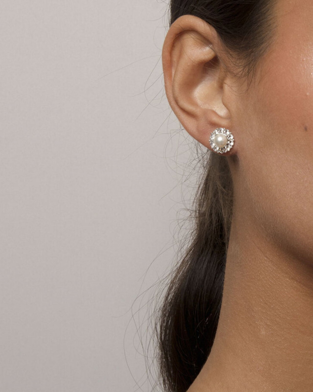 Miss Sofia Pearl earrings cream