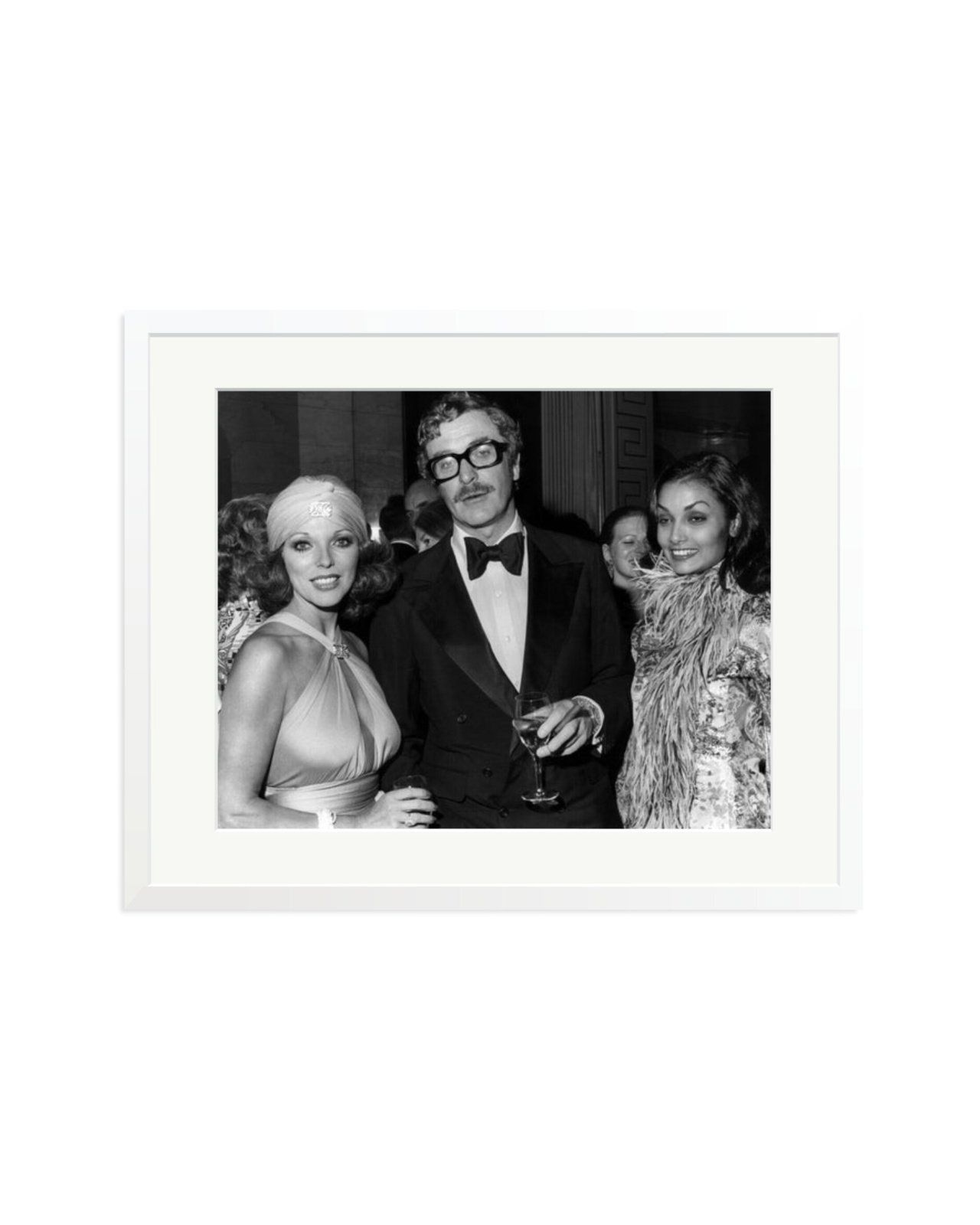 Caine, Collins and Shakira White / XL