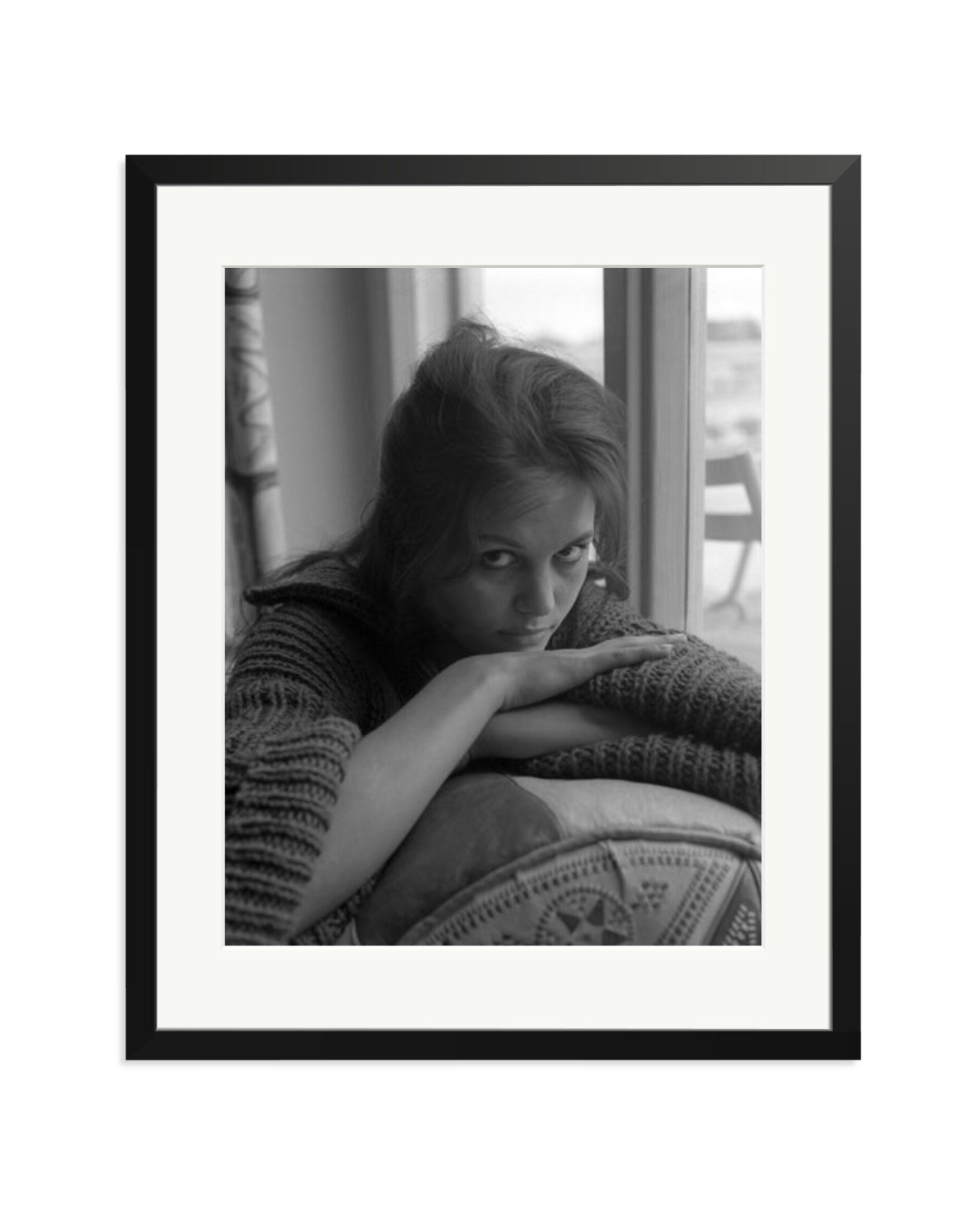 Claudia Cardinale Staring Black / XL