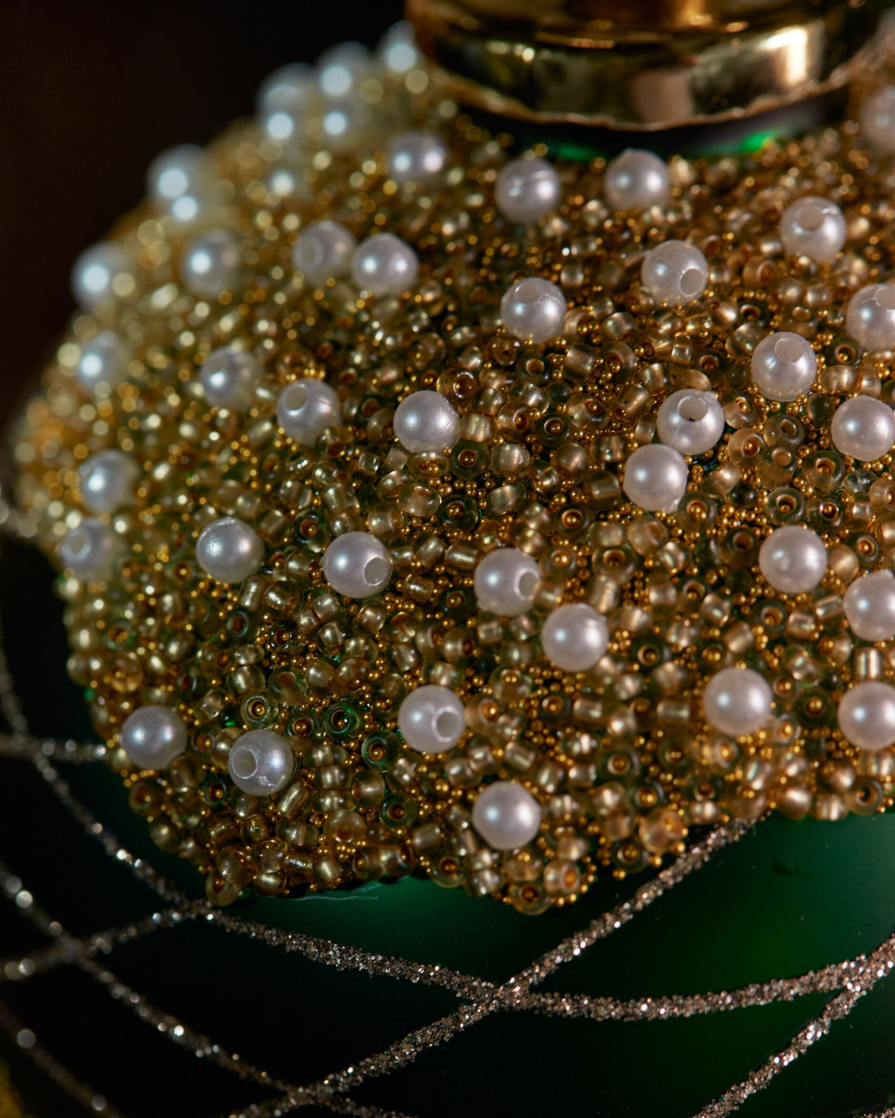 Festive Stag kerstbal groen/goud 10 cm