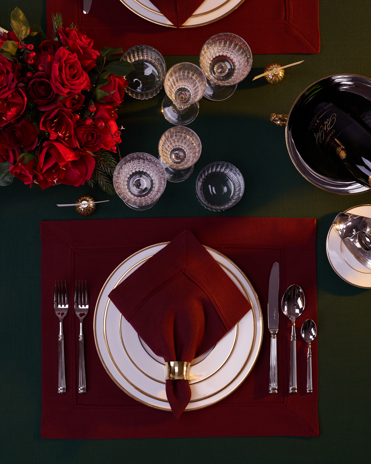 Castleford tablecloth dark green