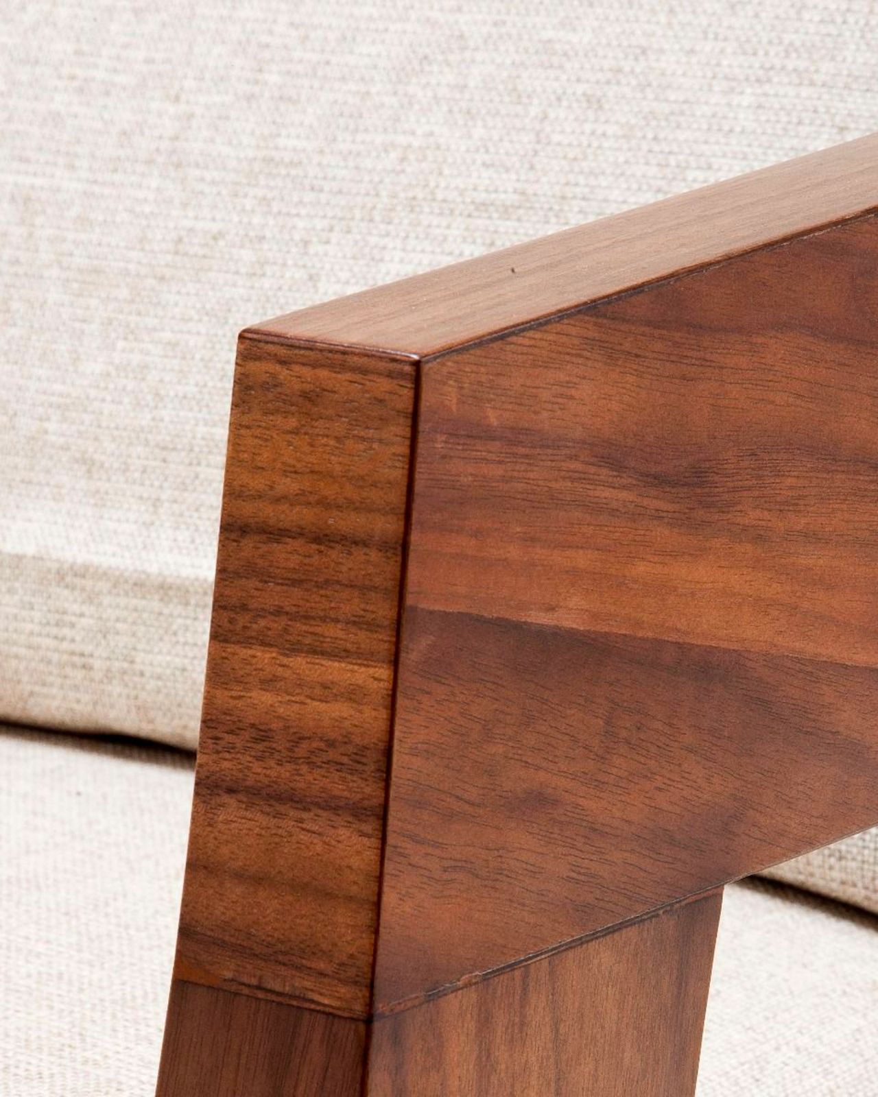 Rubautelli fåtölj valnöt