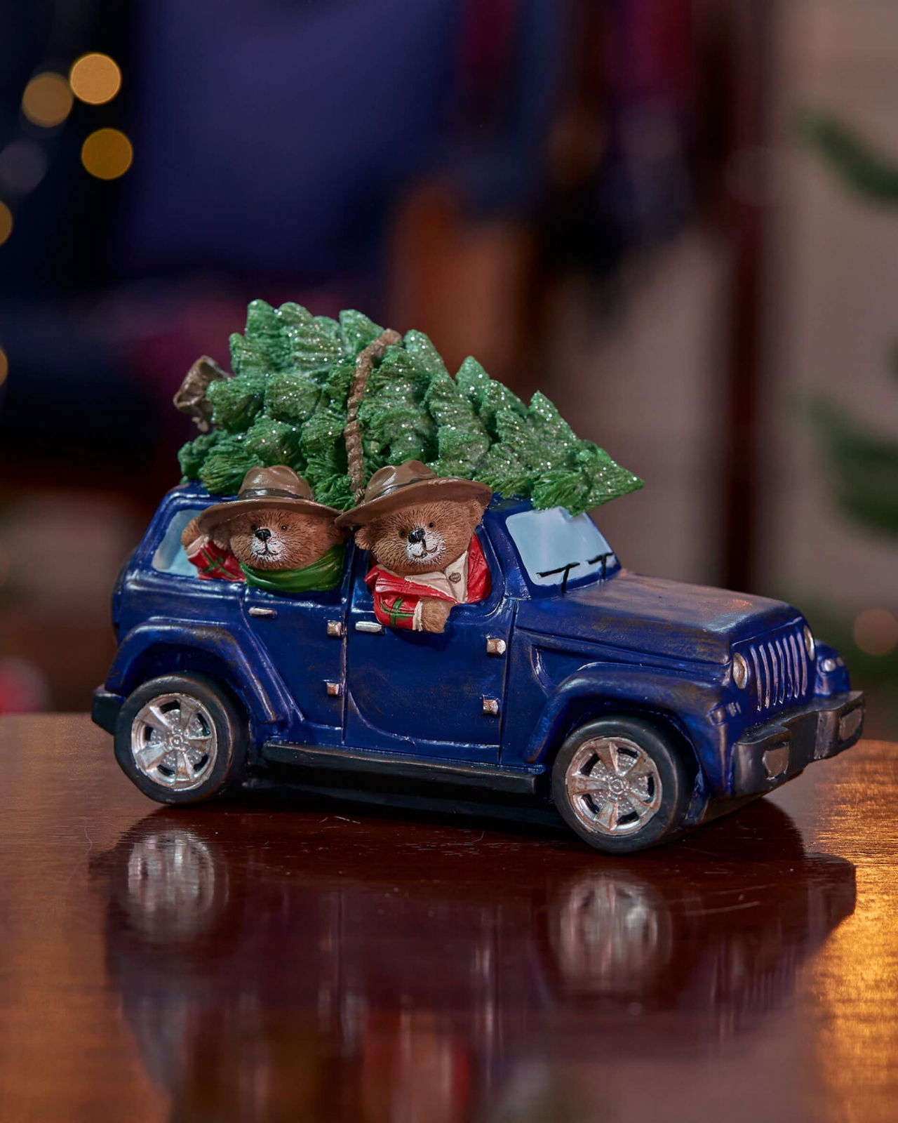 Beren in auto kerstdecoratie