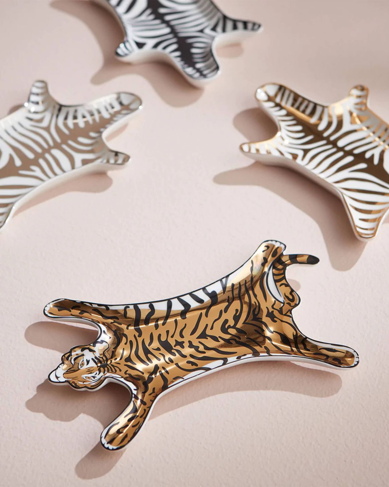 Tiger dish gold/black