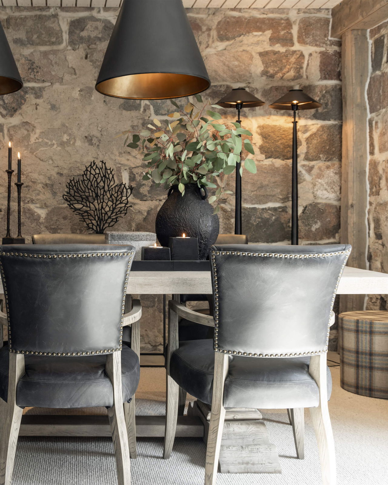 Fiora Urn Black OUTLET